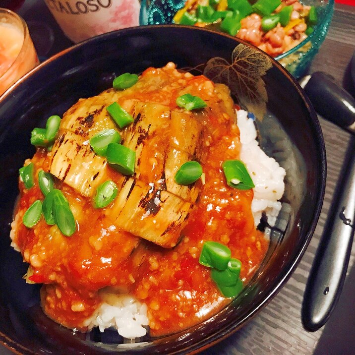 冷たい焼き茄子のトマトあんかけ雑穀おかゆ